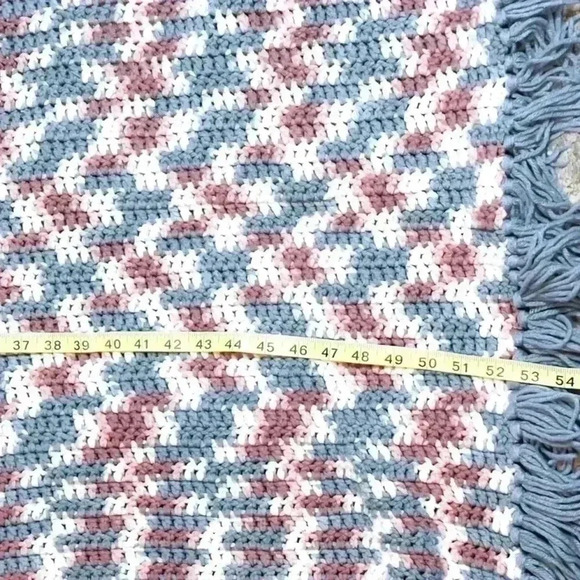 Handmade Throw Blanket Pink Blue White Mauve Brand New - Picture 5 of 5